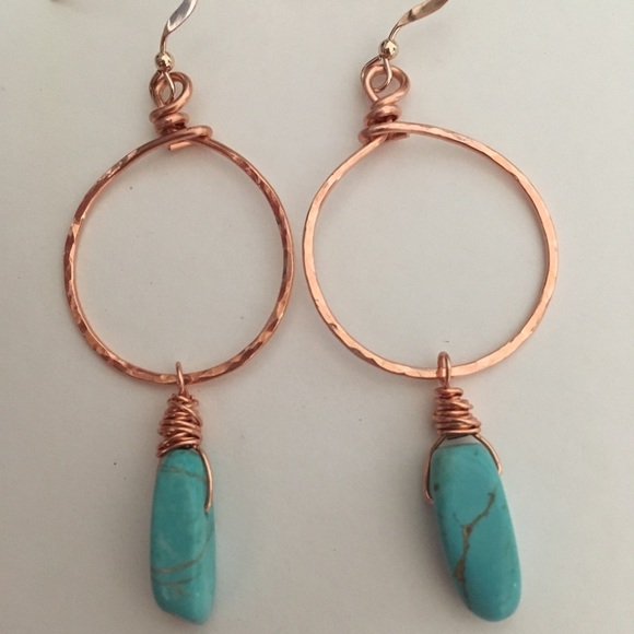 Hammered Copper Earrings 🦋 - Picture 2 of 3